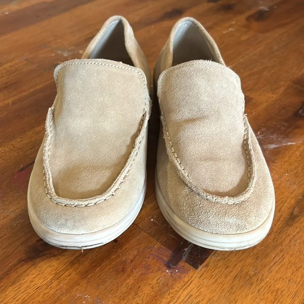 Zara Kids Cream Tan Split Suede Deck Slip On Loafers..Size 34 or 3. Gently Used